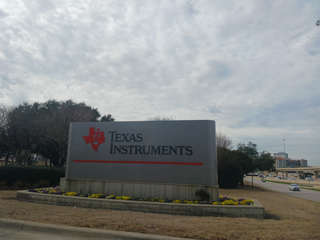 Gate 14, TI-Dallas, Campus North