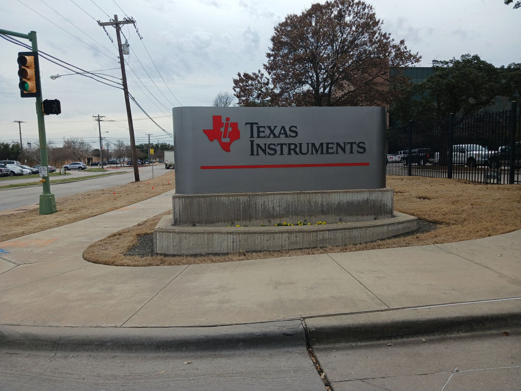 Gate 6, TI-Dallas, Campus North